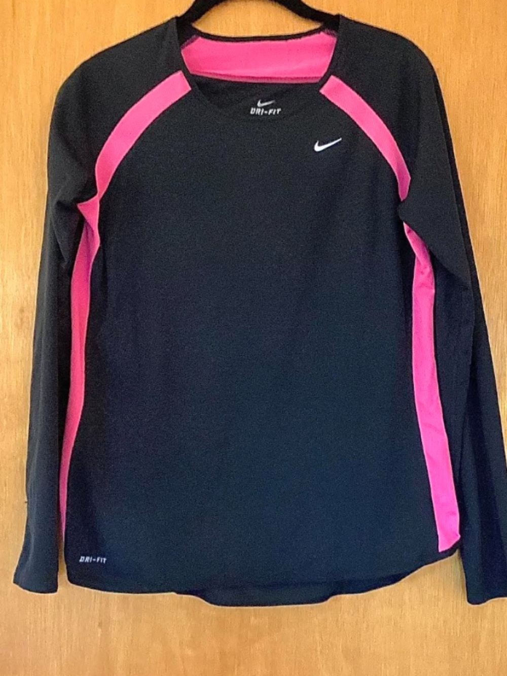 Nike Dri Fit Womens Black and Pink Long Sleeve Top, L